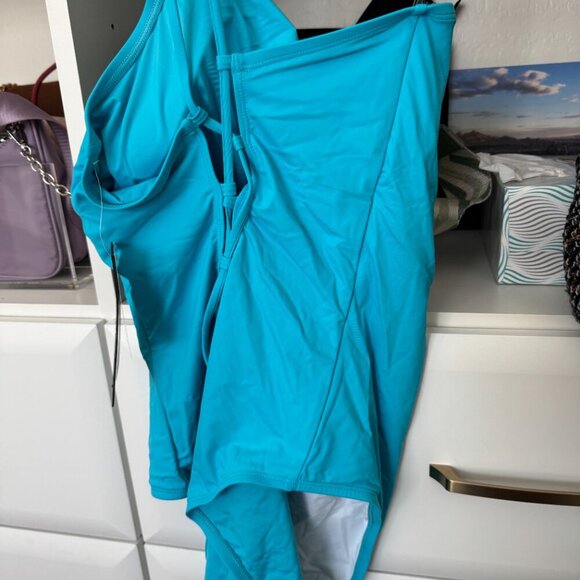 La Blanca Women's One Piece Swimsuit Single Shoulder Tummy Control Bathing Suit - Picture 2 of 5